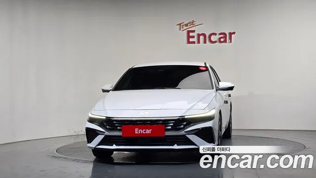 Hyundai Avante CN7 — Фото автомобиля 3