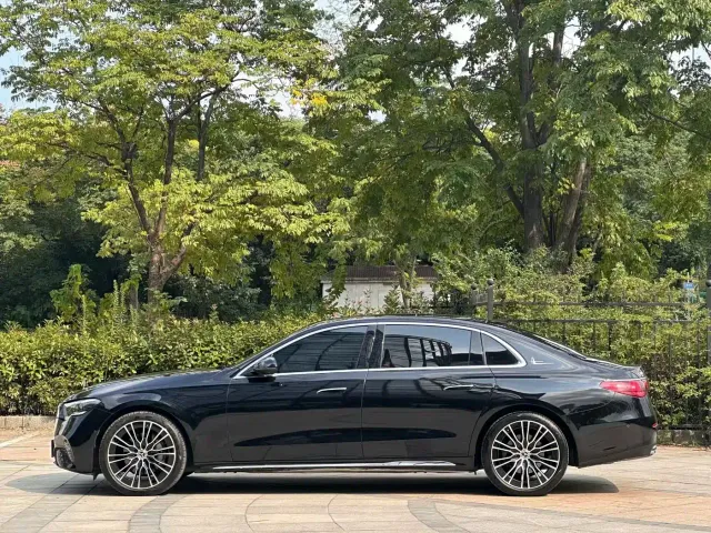 Mercedes-Benz E-Class — Фото автомобиля 8