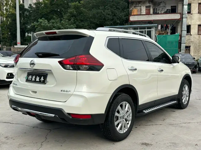 Nissan X-Trail — Фото автомобиля 6
