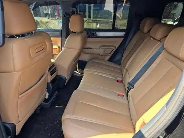 BYD FangChengBao Leopard 5 — Фото автомобиля 12