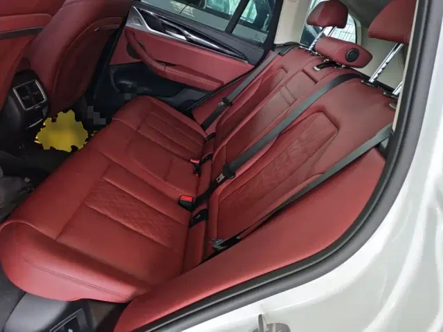 BMW iX3 — Фото автомобиля 16