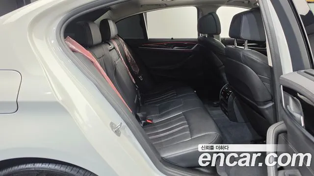 BMW 5 Series G30 — Фото автомобиля 11