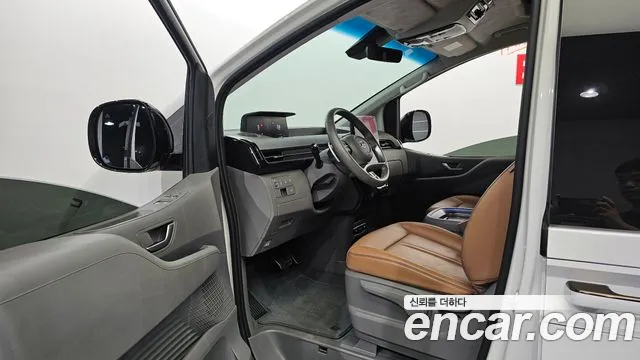Hyundai Staria Staria 2WD автодом — Фото автомобиля 10