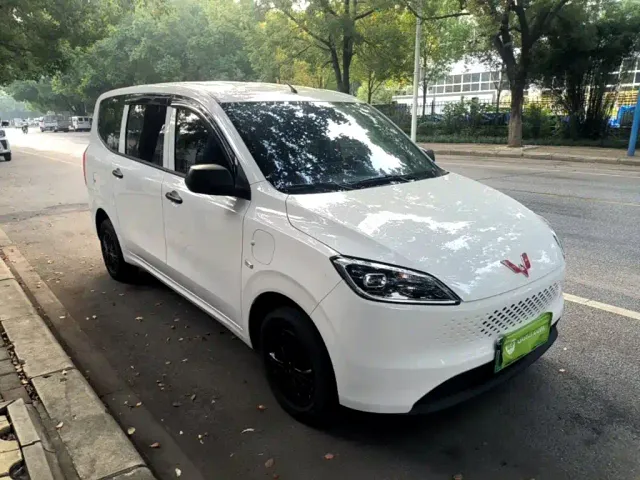 Wuling Hongguang — Фото автомобиля 3
