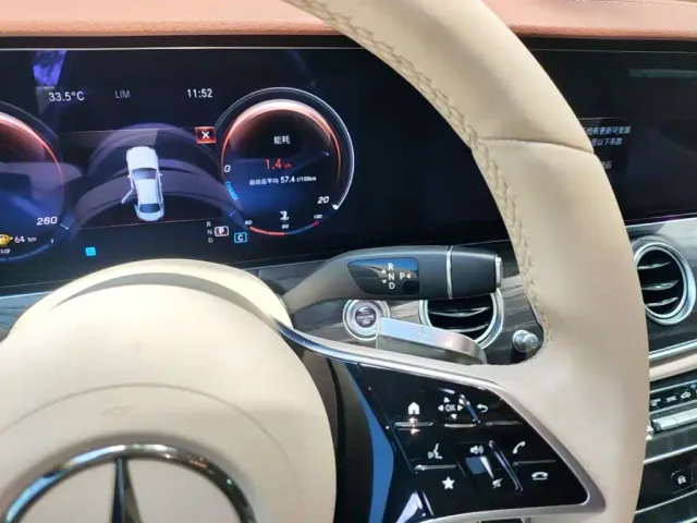Mercedes-Benz E-Class — Фото автомобиля 13
