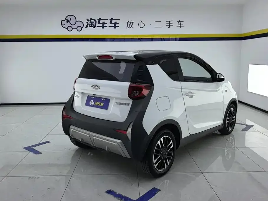 QQ New Energy Little Ant 2022 Facelift Sweet Edition Half Sugar NMC 30.6kWh 30kW 301km — Фото автомобиля 3