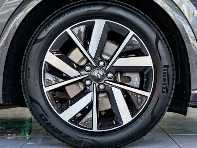 Li Auto L7 — Фото автомобиля 18