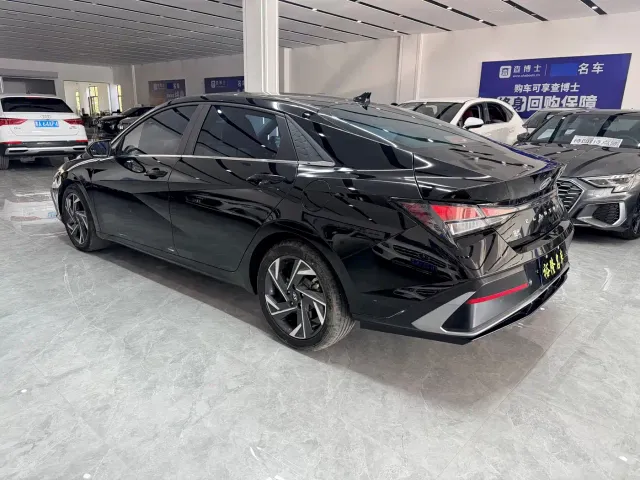 Hyundai Elantra — Фото автомобиля 6