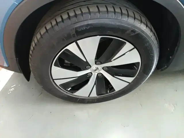 Volvo XC40 — Фото автомобиля 22