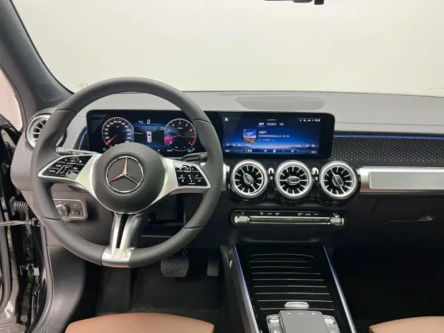 Mercedes-Benz GLB-Class — Фото автомобиля 13