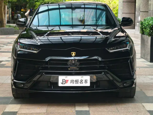 Lamborghini Urus — Фото автомобиля 3