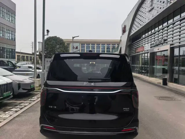 Hongqi HQ9 PHEV — Фото автомобиля 14