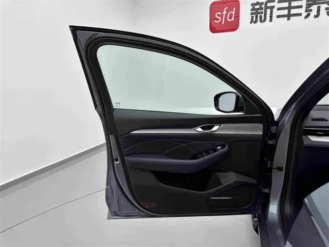 Geely Xingrui — Фото автомобиля 8