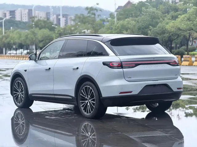 Leapmotor C11 — Фото автомобиля 6