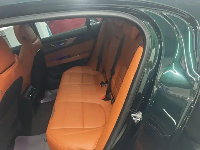 Jaguar XEL — Фото автомобиля 16
