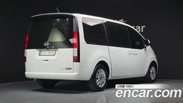 Hyundai Staria — Фото автомобиля 2