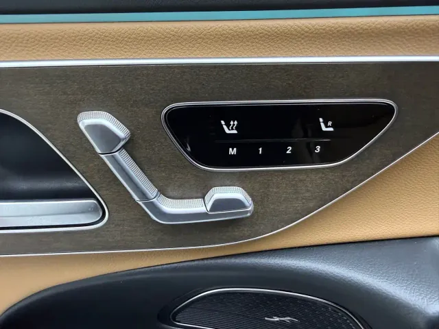 Mercedes-Benz E-Class — Фото автомобиля 16
