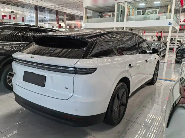 Li Auto i6 — Фото автомобиля 6