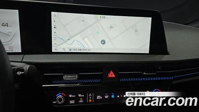 Kia EV6 — Фото автомобиля 24