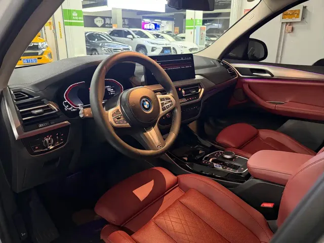 BMW iX3 — Фото автомобиля 6