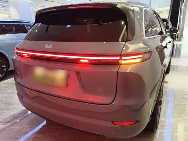 Li Auto L7 — Фото автомобиля 5
