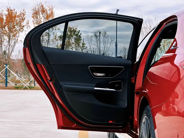 Mercedes-Benz C-Class — Фото автомобиля 27