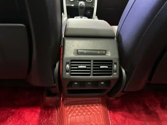 Land Rover Discovery Sport — Фото автомобиля 8