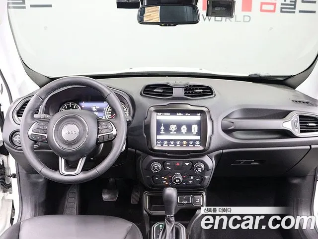Jeep Renegade — Фото автомобиля 7