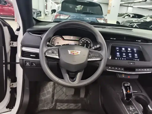 Cadillac XT4 — Фото автомобиля 10