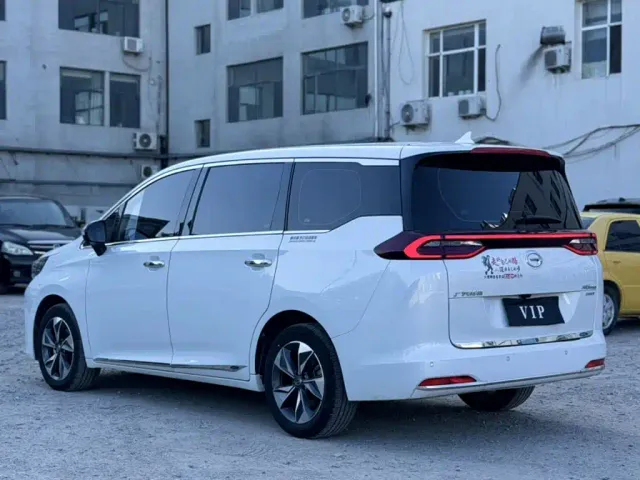 GAC Trumpchi M6 — Фото автомобиля 8