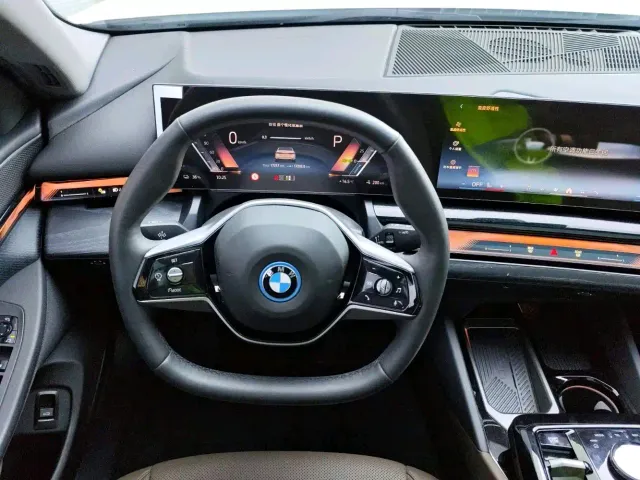 BMW i5 — Фото автомобиля 15