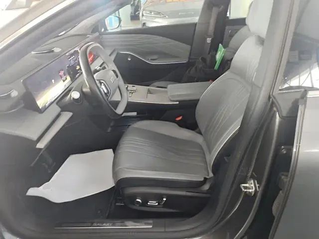 Geely Galaxy E8 — Фото автомобиля 14