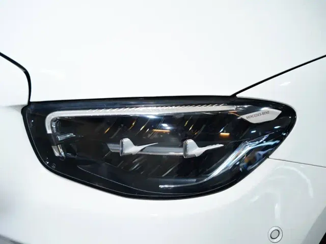 Mercedes-Benz E-Class — Фото автомобиля 7