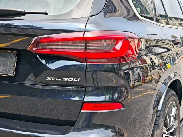 BMW X5 — Фото автомобиля 10