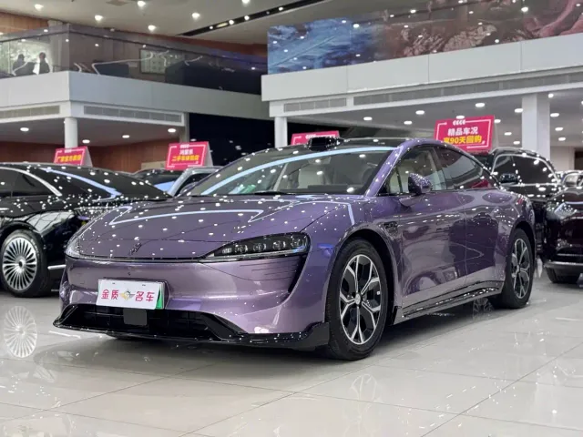 Фотография автомобиля — Luxeed S7
