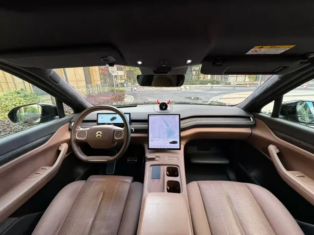 Nio ES8 — Фото автомобиля 7