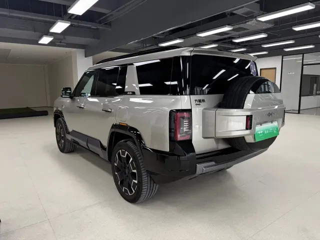 BYD FangChengBao Leopard 8 — Фото автомобиля 4