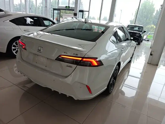 Honda Inspire 2023 260TURBO Elegant Edition — Фото автомобиля 6