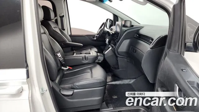 Hyundai Staria Staria 4WD Tourer 9 мест — Фото автомобиля 11
