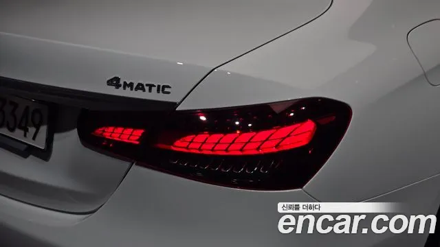 Mercedes-Benz E-Class — Фото автомобиля 8