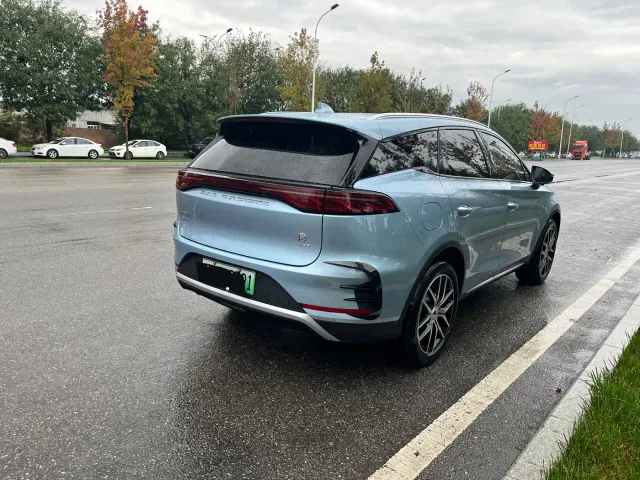 BYD Tang — Фото автомобиля 19
