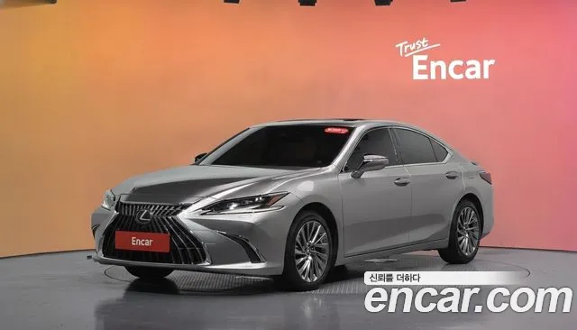 Фотография автомобиля — Lexus ES