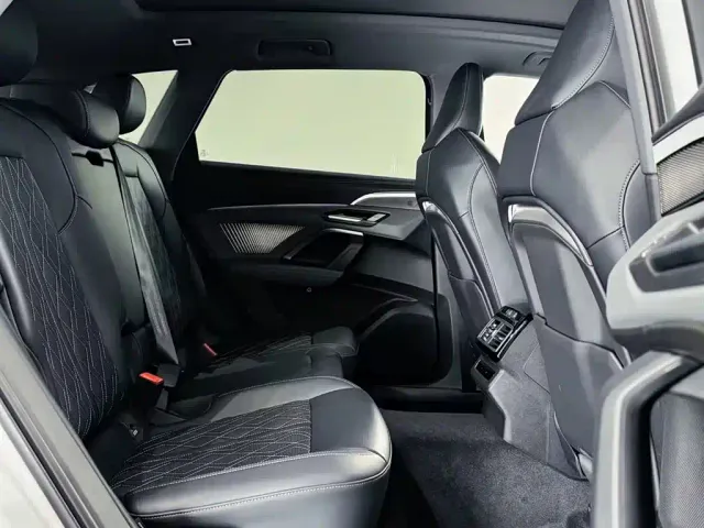 Audi Q5L — Фото автомобиля 18