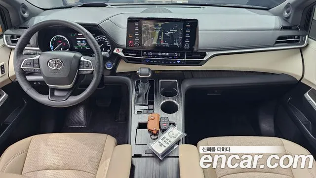 Toyota Sienna — Фото автомобиля 6