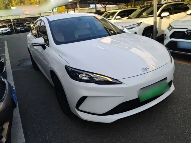 BYD Seal 05 DM-i — Фото автомобиля 3