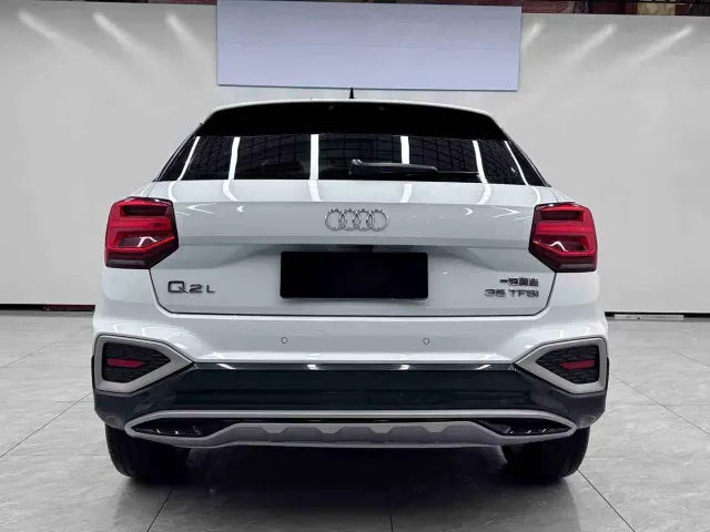 Audi Q2L — Фото автомобиля 6