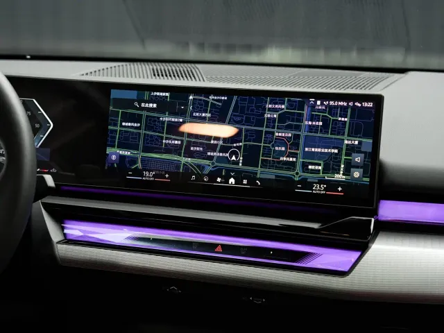 BMW 5 Series — Фото автомобиля 11