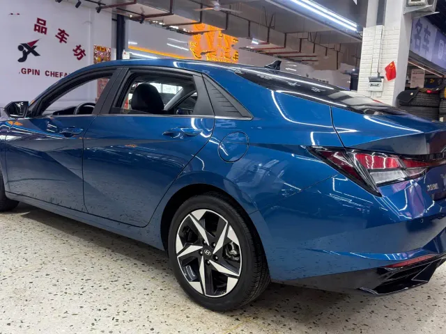 Hyundai Elantra — Фото автомобиля 4