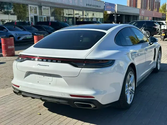 Porsche Panamera — Фото автомобиля 7