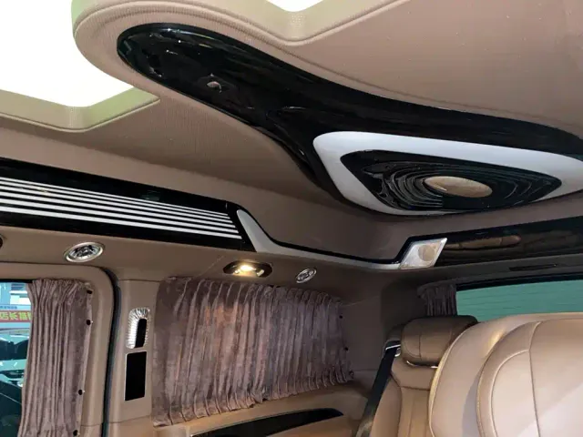 Mercedes-Benz Mercedes-Benz V-Class 2022 V 260 L Long Wheelbase Luxury Edition — Фото автомобиля 5
